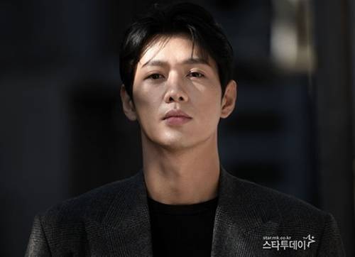 데뷔 4년차 문유강은 “쉬지 않고 일하면서 좋은 사람을 만난게 복”이라고 말했다. 사진ㅣ유용석 기자