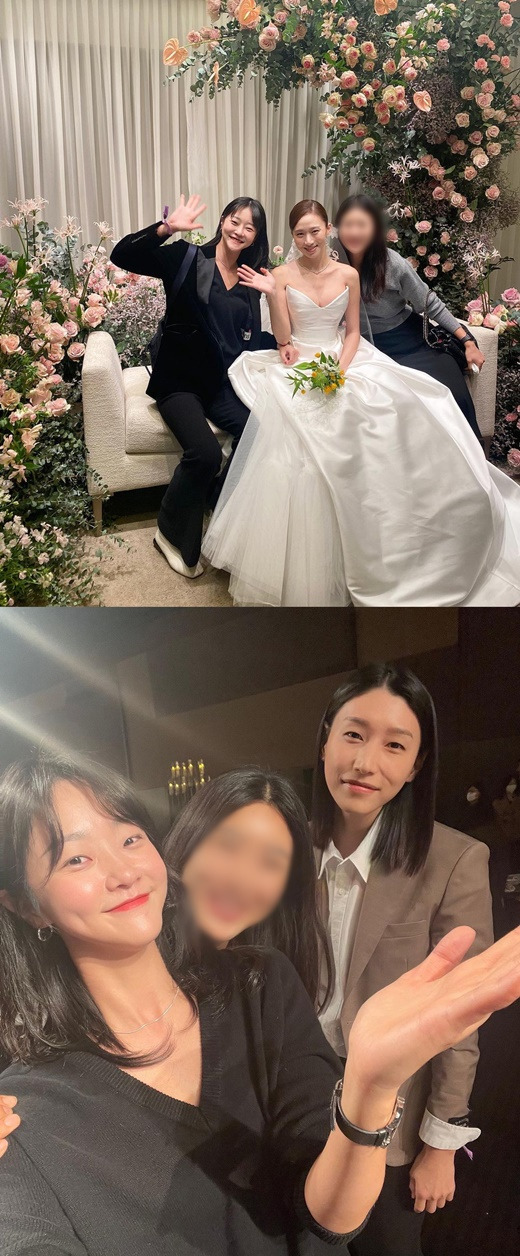 Actress Ko Sung-hee, 33, posted her wedding gown today.On the 20th, Ko Sung-hee held a wedding ceremony with a non-celebrity man at a hotel in Jung-gu, Seoul. The ceremony was held privately in consideration of the groom.At the wedding ceremony, volleyball player Kim Yeon-koung (35), model Kang Seung-hyun (36), and Song Da-in, a former member of the group Wasup, attended to cheer for the second act of Ko Sung-hees life.In particular, Song Da-in said, Go away, you... Ko Sung-hee, the prettiest bride in the world. I was in my 20s. We were separated for a while due to various things, but when I saw you in Wedding Dress today, my nose was frowning.I always love you beautifully and hotly as you always say, and I want you to be healthy and happy all the time. Congratulations on marriage. Ko Sung-hee, wearing a pure white Wedding Dress, holding his fathers hand and entering the Wedding ceremony, has a shy smile on his face.In the second part of Wedding ceremony, I walked the Virgin Road with my gorgeous husband in a sparkling dress. Walking reminiscent of the runway, Ko Sung-hees beautiful figure caught my eye.