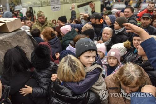 점령지 탈환의 기쁨도 잠시…겨울 생존투쟁 들어간 헤르손
[EPA 연합뉴스 자료사진. 재판매 및 DB 금지]