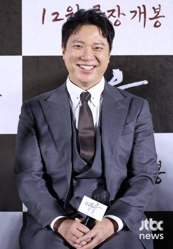 21일 오전 서울 용산구 CGV 아이파크몰점에서 영화 '영웅' 제작보고회가 열렸다. 윤제균 감독과 배우 정성화, 김고은, 조재윤, 배정남, 이현우, 박진주가 참석했다.   박세완 엔터뉴스팀 기자 park.sewan@jtbc.co.kr (콘텐트비즈니스본부)