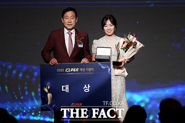 이번 2022 KLPGA 대상 시상식에는 생애 첫 대상에 이어 최저타수상까지 거머쥔 김수지와 2년 연속 상금왕에 시즌 6승까지 달성한 박민지, 꾸준한 경기력으로 신인상을 차지한 이예원 등 올 시즌 주요 선수들이 모두 참석했다. /이선화 기자