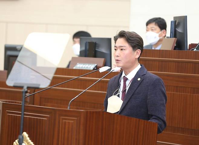 김창현 안동시의원이 21일 제238회 제2차 정례회 1차 본회의에서 5분 자유발언을 하고 있다. (사진=안동시의회 제공) *재판매 및 DB 금지