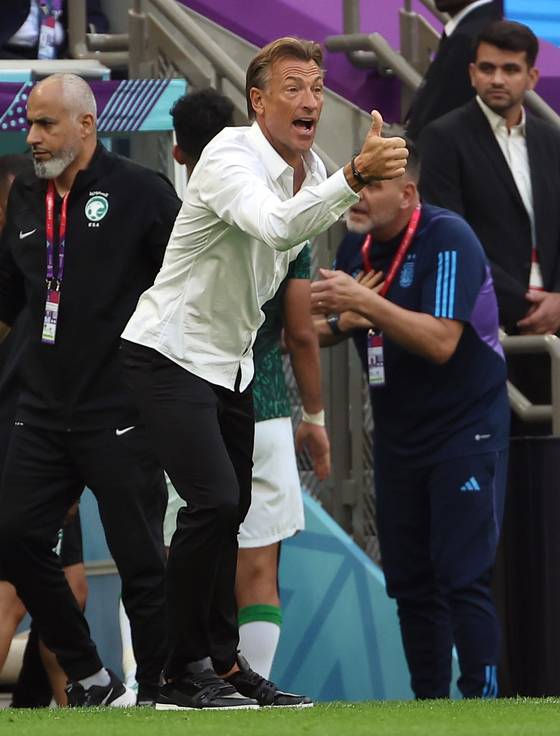 사우디아라비아 르나르 감독은 프랑스 출신입니다. 약하고 작은 팀들을 맡아 성공스토리를 쌓고 있습니다. (사진=연합뉴스)