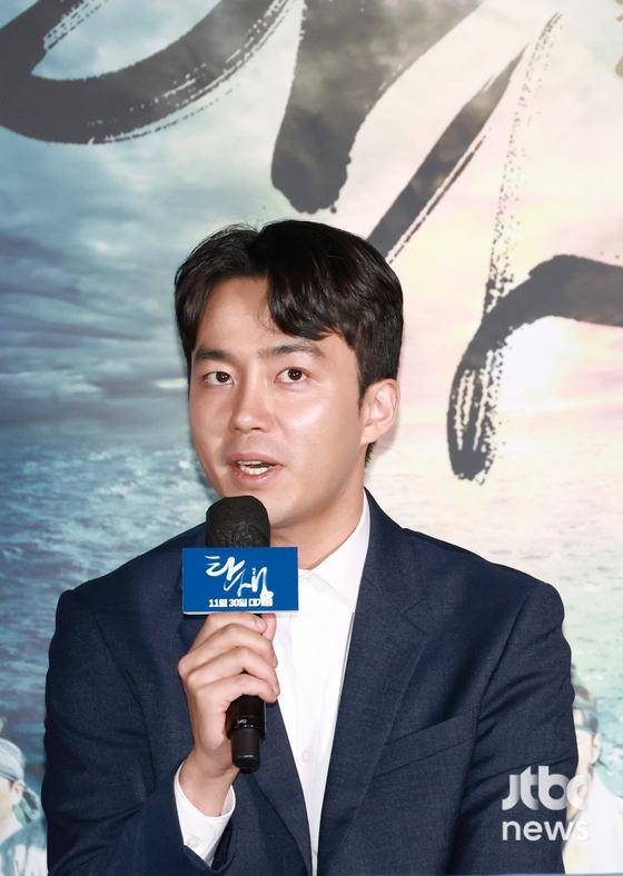 영화 '탄생(박흥식 감독)' 언론시사회가 23일 오후 서울 CGV용산아이파크몰에서 열렸다.  '탄생'은 조선 근대의 길을 열어 젖힌 개척자 청년 김대건의 위대한 여정을 그린 영화다. 이 날 현장에는 박흥식 감독을 비롯해 윤시윤 이문식 이호원 송지연 하경 임현수 박지훈이 참석했다. 영화는 30일 개봉한다.   | 박찬우 기자 park.chanwoo@jtbc.co.kr 〈사진=JTBC엔터뉴스〉