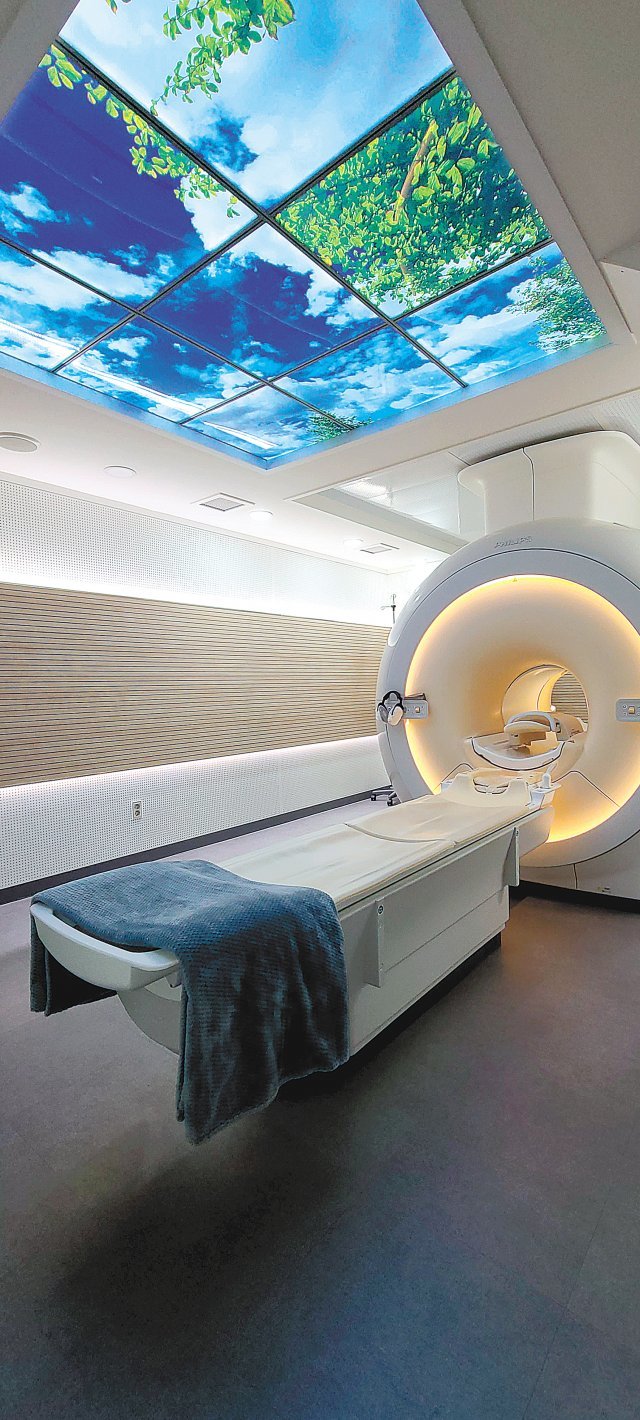 3.0 테슬라 자기공명영상(MRI) 장비. 현재 의료 현장에 배치된 MRI 가운데 최고 사양이며 숫자가 높을수록 화질이 뛰어나다. 이태규신경과의원 제공