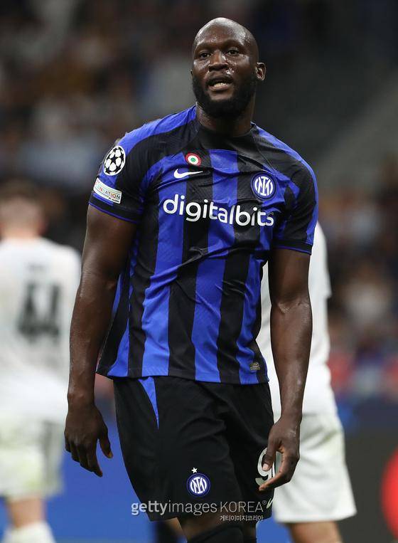 허벅지 부상 중인 벨기에 축구대표팀 공격수 로멜루 루카쿠. 게티이미지