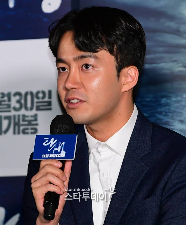 영화 ‘탄생’의 배우 박지훈이 취재진 질문에 답하고 있다.