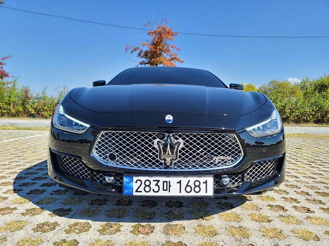 마세라티 기블리 프라그먼트 전면부