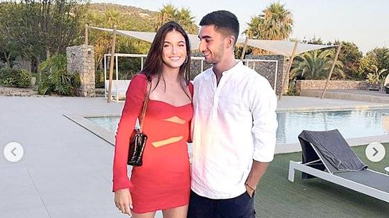 코스타리카전에서 멀티골을 넣은 스페인 국가대표 공격수 페란 토레스(오른쪽)와 여자 친구 시라 마르티네스. 사진 페란 토레스 인스타그램