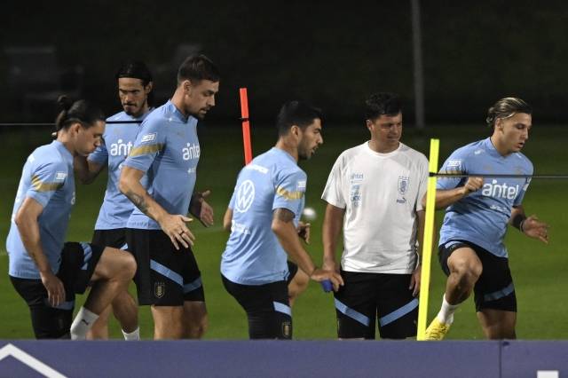 22일(현지시간) 2022 카타르월드컵에 나설 우루과이 축구대표팀 선수들이 조별리그 H조 1차전 한국과의 경기를 앞두고 훈련을 하고 있다. AFP연합뉴스
