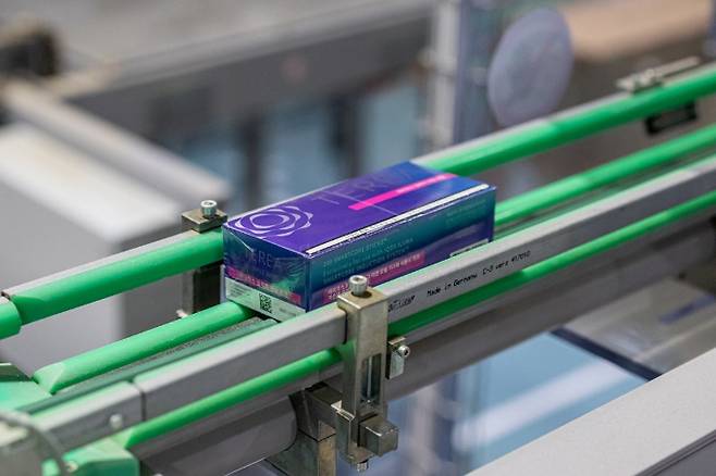 한국필립모리스 양산공장 일루마 전용 담배 제품 테리아 본격 생산. 한국필립모리스 제공