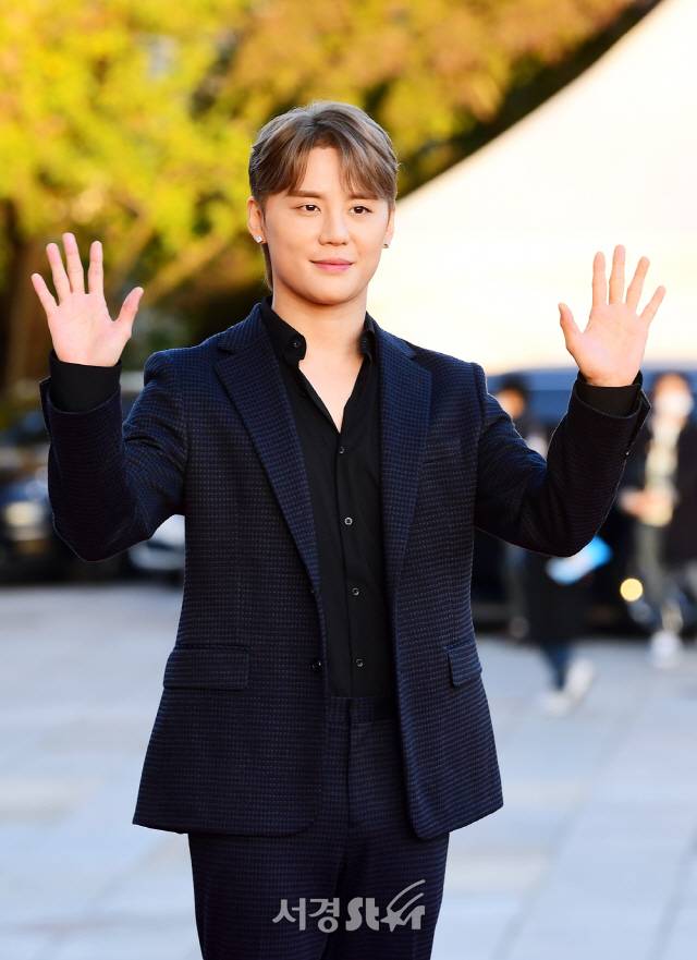 가수 겸 뮤지컬 배우 김준수가 오는 12월 7일 일본 후지TV '2022 FNS 가요제' 내 '뮤지컬 특집' 무대에 오른다. / 사진=서울경제스타 DB