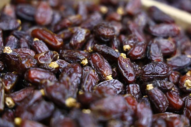 카타르 도하 수크 와키프의 한 매장에서 판매 중인 대추야자. 김현동 기자