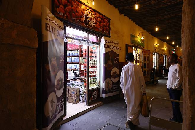 카타르 도하 수크 와키프의 대추야자 판매점. 김현동 기자