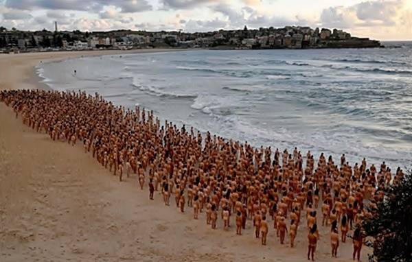 호주 단체 누드 촬영 [사진출처=연합뉴스]