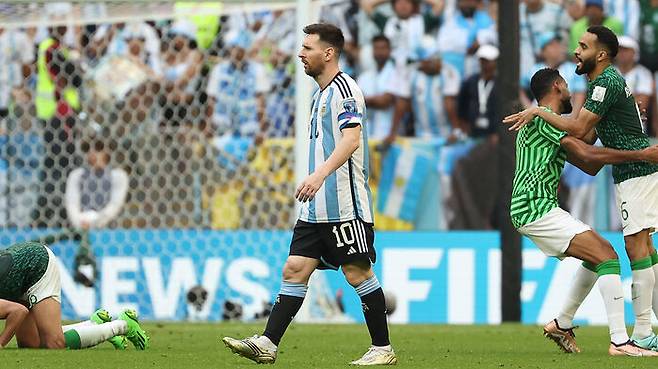 아르헨티나가 1-2로 패한 뒤 허탈해하고 있는 리오넬 메시 (사진=연합뉴스)