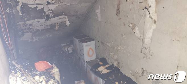 부산 서구 한 가게 자재 창고  화재 현장(부산경찰청 제공)