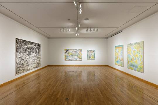 '어떤 삶, 어떤 순간' 전시 전경. 금호미술관 제공