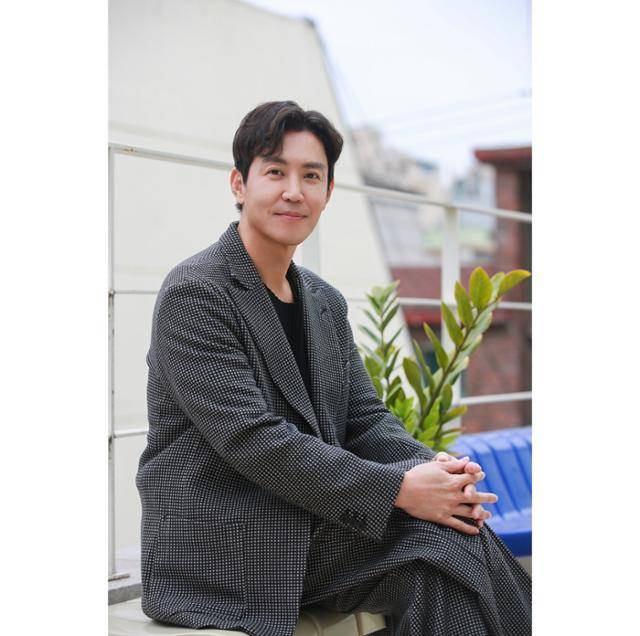 지난 22일 최원영은 서울 강남구에 위치한 사람엔터테인먼트에서 본지와 만나 MBC '금수저' 종영 인터뷰를 나눴다. 사람엔터테인먼트 제공