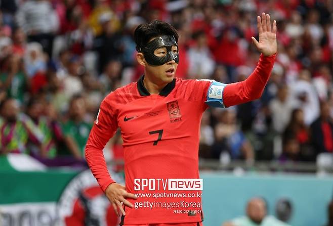 ▲ 이후 손흥민은 세계적인 선수로 성장했고, 옛 스승과 피할 수 없는 맞대결을 펼치게 됐다.