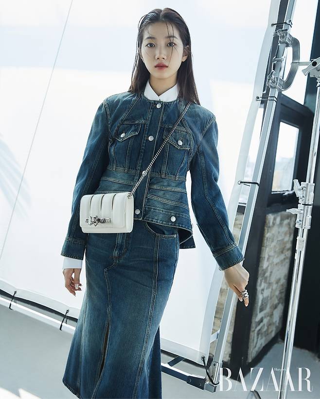 사진출처: 하퍼스바자 코리아(Harper's BAZAAR Korea)