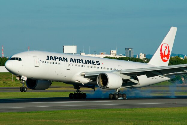 일본항공이 운항 중인 보잉 777 여객기.