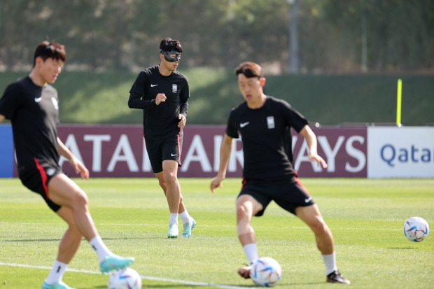 카타르 도하 알에글라 트레이닝센터에서 훈련하는 대한민국 축구대표팀. 사진=뉴스1