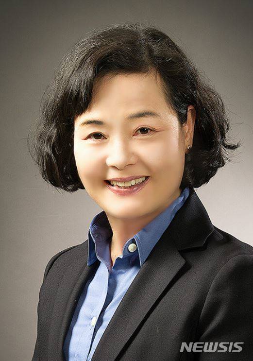 [서울=뉴시스] 제24대 한국출판학회 회장으로 선출된 김선남 원광대 교수. (사진=한국출판학회 제공) 2022.11.28. photo@newsis.com *재판매 및 DB 금지