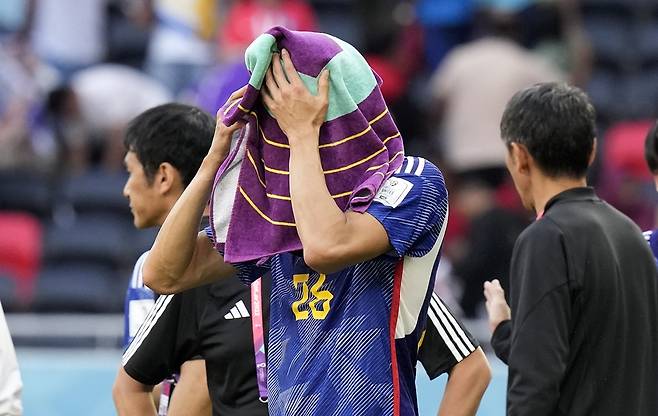 ▲ 경기 종료 후 고개를 들지 못하는 이토. ⓒ연합뉴스/AP
