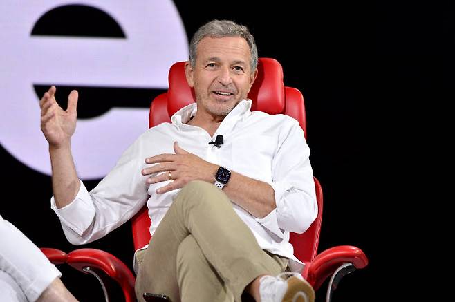 지난 20일 디즈니 CEO로 복귀한 밥 아이거는 스트리밍 사업에서 수익성 추구를 우선시하겠다고 밝혔다. (사진= AFP)