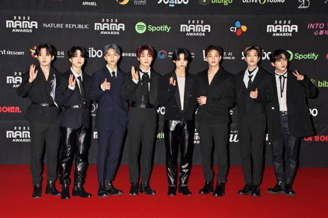 가장 먼저 본상 수상의 영예를 안은 팀은 스트레이 키즈였다. 연합뉴스