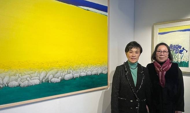 강금실 대표(왼쪽)와 이현 작가  <사진제공=지구와사람재단>