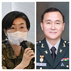 30일 준장으로 진급한 김소영 육군본부 보급근무과장(왼쪽)과 문홍식 국방부 대변인 직무대리. [사진 출처 = 연합뉴스]
