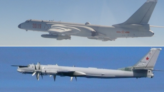중국 H-6 폭격기(사진 위쪽)와 러시아의 TU-95 폭격기. 연합뉴스 자료 사진