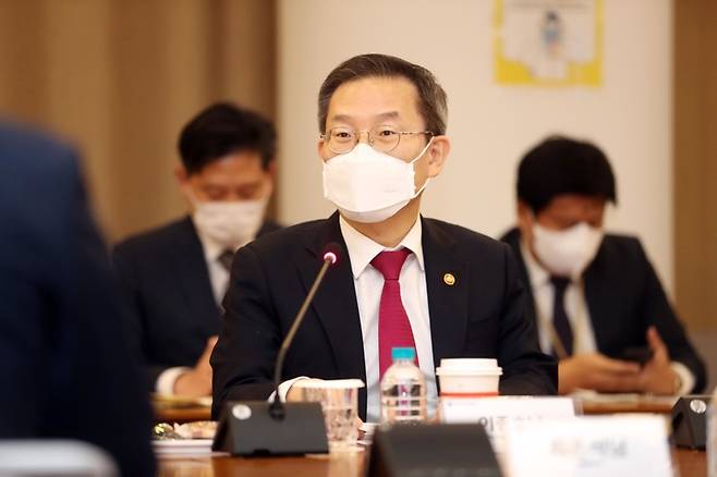 [서울=뉴시스] 이종호 과학기술정보통신부 장관이 29일 오후 경기도 수원시 영통구 CJ제일제당 CJ블로썸파크에서 열린 '국가 합성생물학 이니셔티브 현장 발표회' 에 참석해 인사말을 하고 있다. (사진=과학기술정보통신부 제공) 2022.11.29. photo@newsis.com *재판매 및 DB 금지