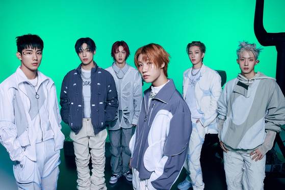 A concept image for P1Harmony's fifth EP "Harmony : Set In" [FNC ENTERTAINMENT]