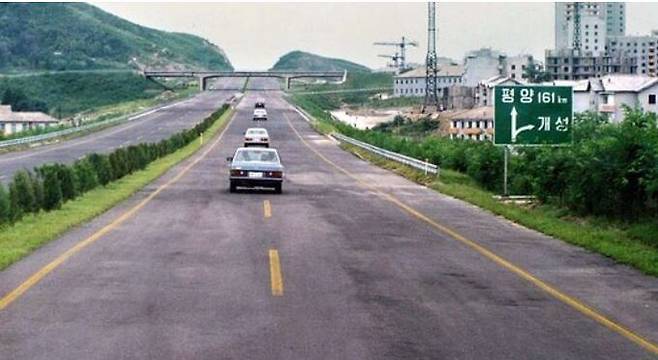 평양 인근 고속도로의 모습. RFA 홈페이지 캡처