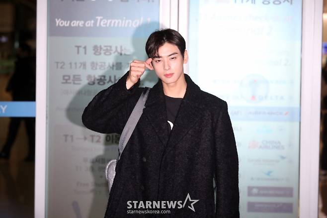 아스트로 차은우 '어둠을 밝히는 미남!' [★영상]