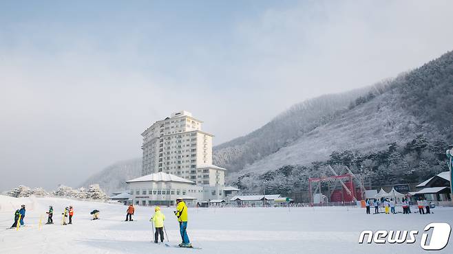 엘리시안 강촌 스키장이 오는 9일 문을 열고 겨울 시즌을 시작한다.(엘리시안 리조트 제공)/뉴스1