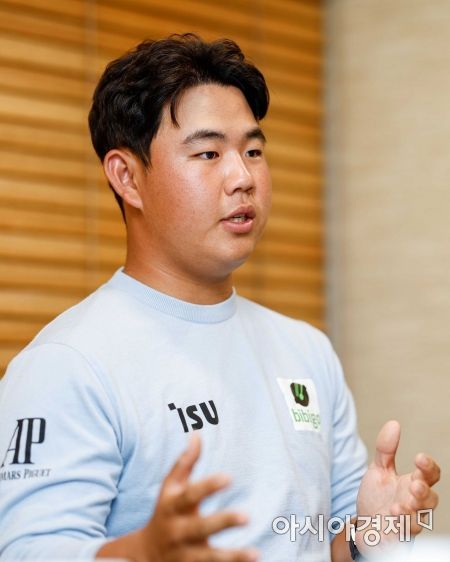 미국프로골프(PGA) 투어에서 높은 관심을 받은 김주형이 31일 서울 중구 한 모처에서 아시아경제와 인터뷰 하고 있다./강진형 기자aymsdream@