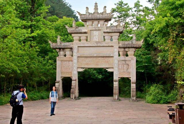 젠거 검문관의 검각 패방. ⓒ최종명