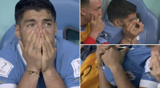 한국의 득점 소식을 듣고 벤치에서 눈물을 흘린 루이스 수아레스.(사진=스포츠 바이블)