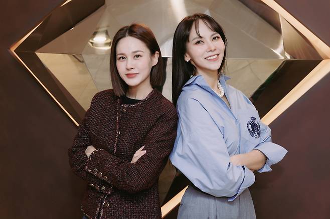 뮤지컬 '물랑루즈!'에서 '사틴' 역을 맡은 아이비(왼쪽)와 김지우. (CJ ENM제공)
