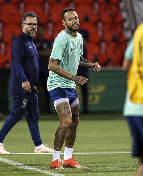 브라질 축구대표팀 네이마르가 4일(현지시간) 오후 카타르 도하 알 아라비 SC 스타디움에서 훈련을 하고 있다. 뉴시스