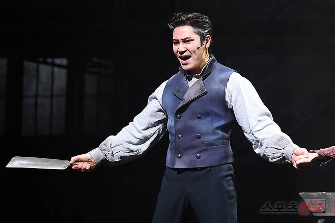 뮤지컬 '스위니토드' 프레스콜에서 열연 중인 이규형. ⓒ이혜영 기자 lhy@hankooki.com