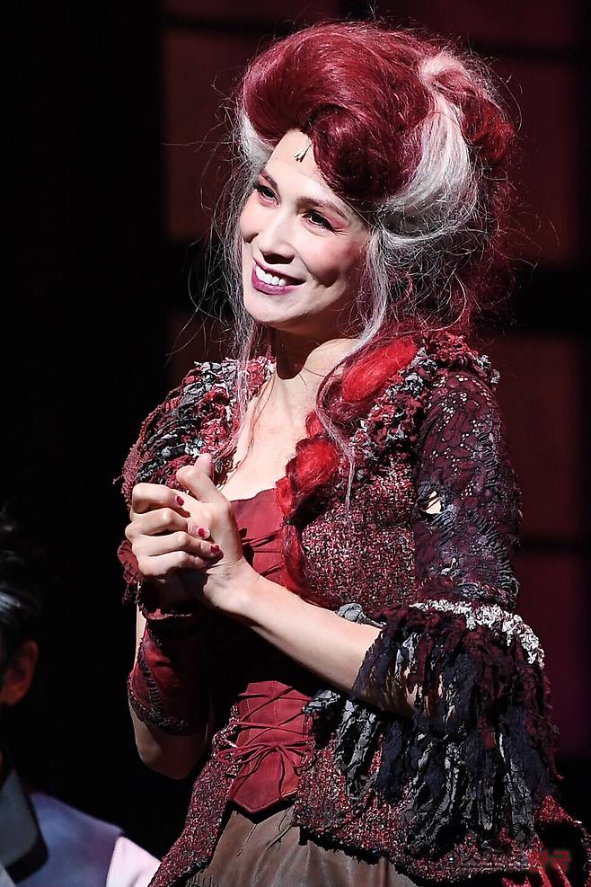 뮤지컬 '스위니토드' 프레스콜에서 열연 중인 배우 린아. ⓒ이혜영 기자 lhy@hankooki.com