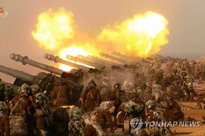 합참 "北, 해상완충구역 추가 포사격 10발…모두 100여발" ※ 기사와 직접 관계가 없는 자료사진입니다. [서울=연합뉴스/조선중앙TV 캡처/국내에서만 사용가능. 재배포 금지. For Use Only in the Republic of Korea. No Redistribution] nkphoto@yna.co.kr