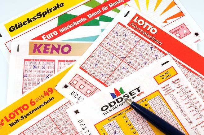 끊이지 않는 SNS 스포츠토토 부당 판매 [123RF]