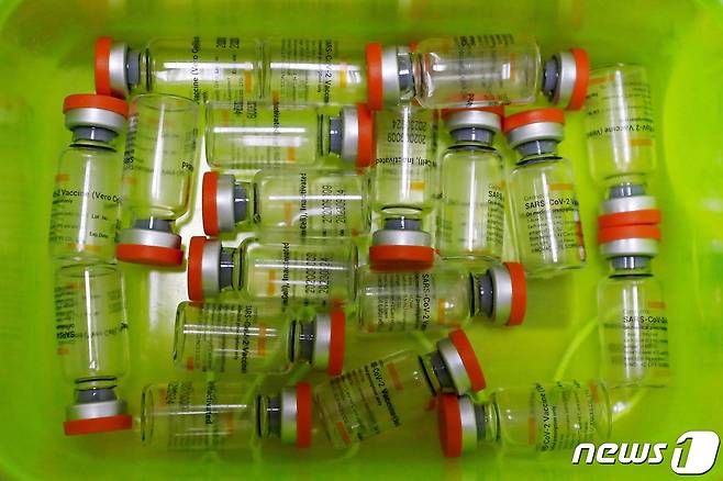 중국 국영 제약사 시노백이 개발한 코로나19 백신. ⓒ 로이터=뉴스1 ⓒ News1 정윤영 기자