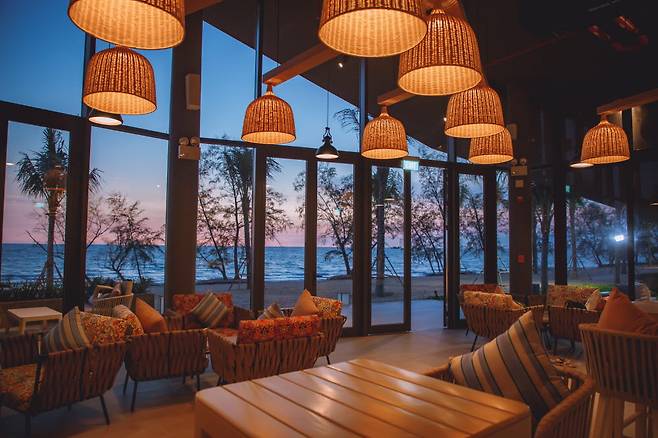 Amber Sands Beach Club ©Crowne Plaza Phu Quoc Starbay